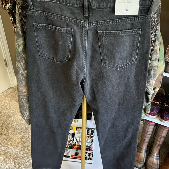 Zara - The Slim with Rhinestones in Black - Picture 6 of 6